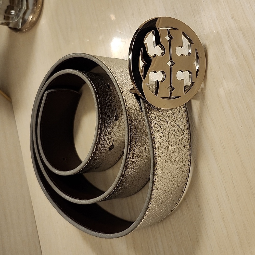 Tory Burch Miller Reva Belt in Silver